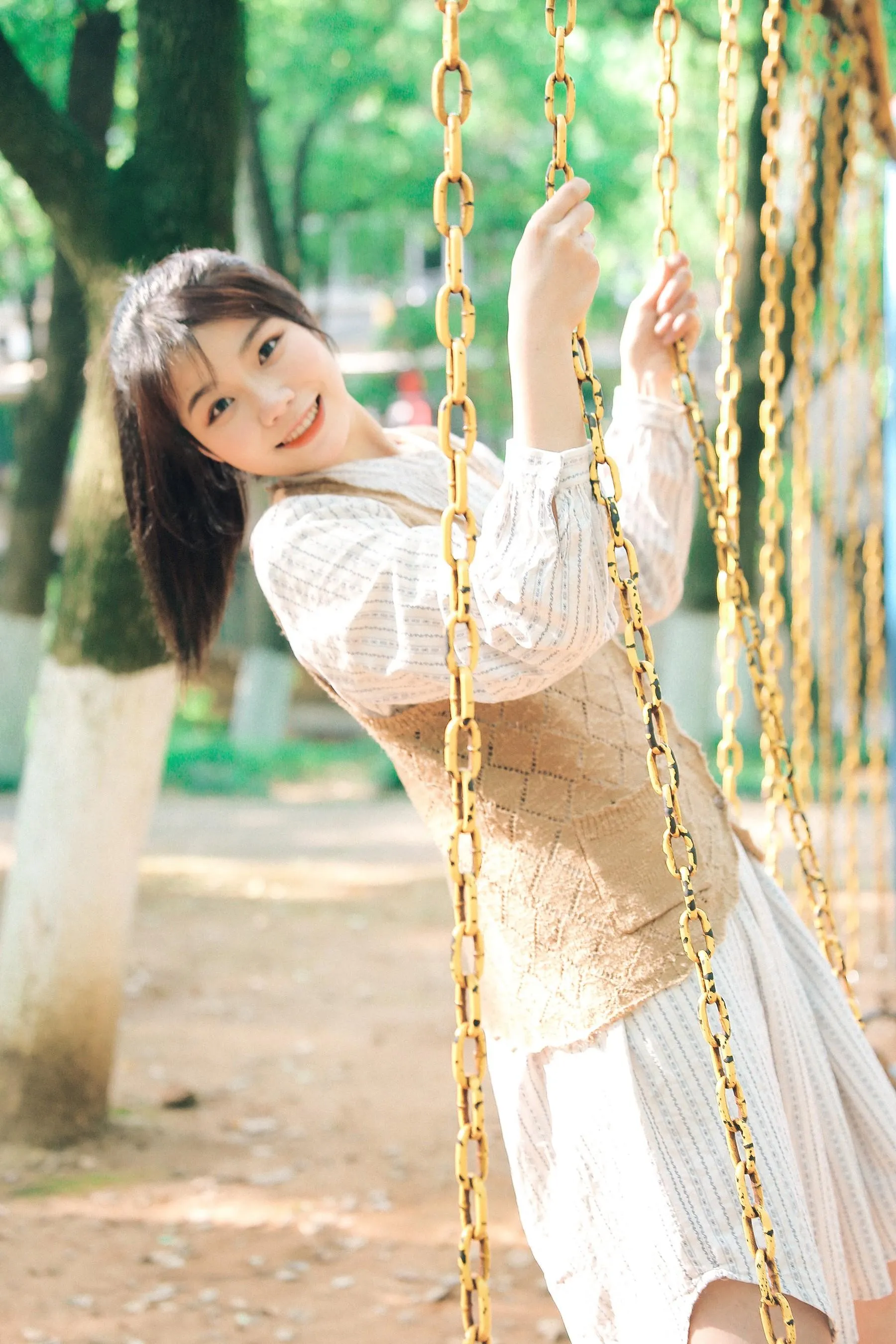 [艺图语] 2022.05.18 夏末微风 紫傲 [25P]插图1